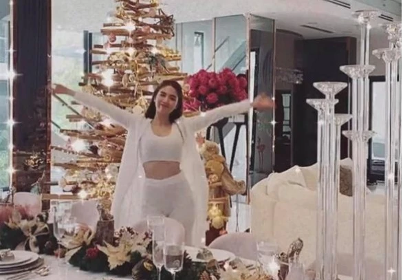 Sao Việt trang trí nhà cửa đón Giáng sinh: Chịu chơi nhất Ngọc Trinh!