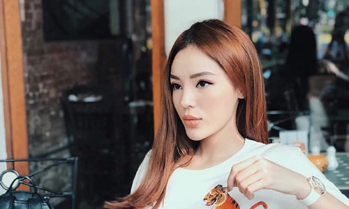 3 năm sau đăng quang, gương mặt Kỳ Duyên ngày càng dài và đơ?