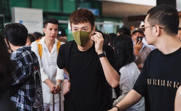 Khổng Tú Quỳnh chạm mặt Ngô Kiến Huy khi đi đám cưới Đông Nhi - Ông Cao Thắng