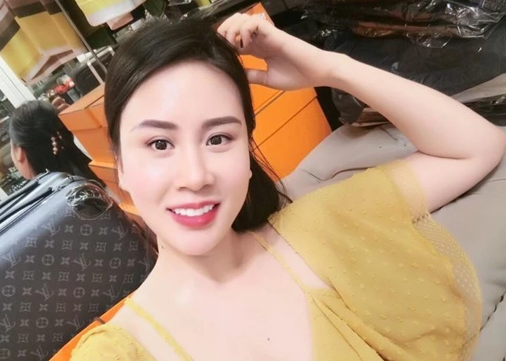 Nhan sắc xinh đẹp của vợ MC Thành Trung từng là tiếp viên hàng không