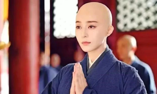 Hậu trường hóa trang đầu trọc của mỹ nhân Hoa ngữ