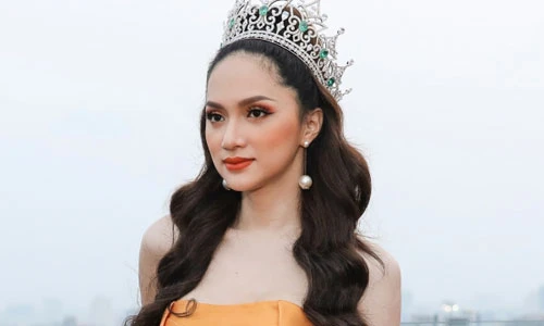 Hoa hậu Hương Giang mang Miss Tiffany’s về Việt Nam