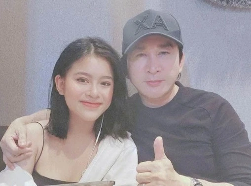 Con gái 19 tuổi xinh đẹp, đam mê ca hát của Kim Tử Long