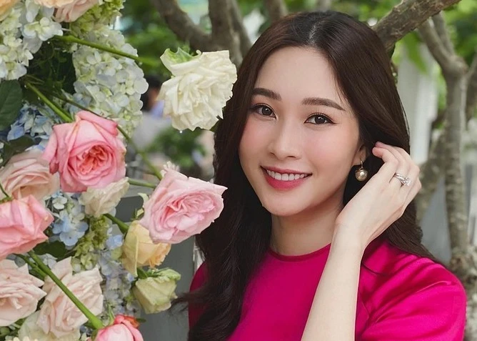 Xao xuyến ngắm nhan sắc rạng ngời "gái 2 con" Đặng Thu Thảo