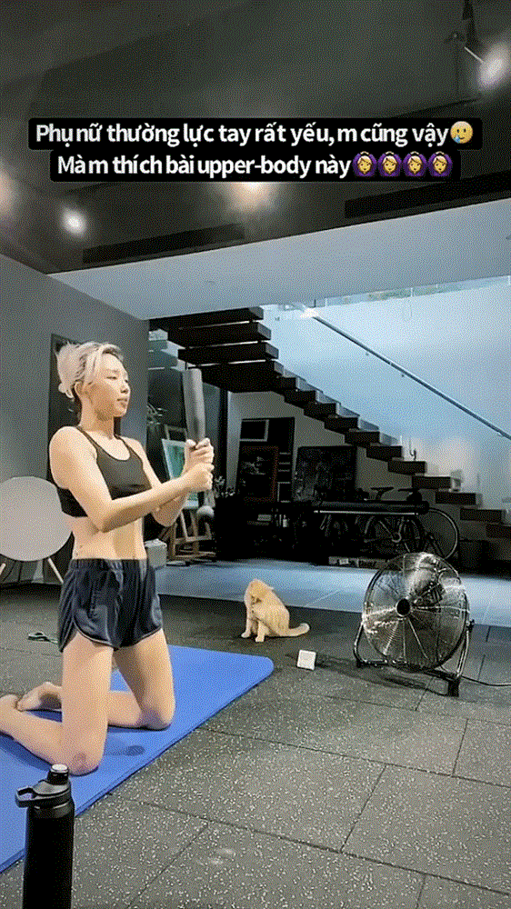 Tuy nhiên, điều khiến khán giả chú ý chính là vòng 1 có phần kém săn của giọng ca Có ai thương em như anh. Có vẻ như bộ đồ tập lần này của Tóc Tiên không có đệm mút, gọng hỗ trợ nên cảm giác cặp tuyết lê không được nâng đỡ nên trông chảy xệ kém thẩm mỹ. Khi thực hiện các động tác thì vòng 1 thì điều này càng lộ rõ hơn.