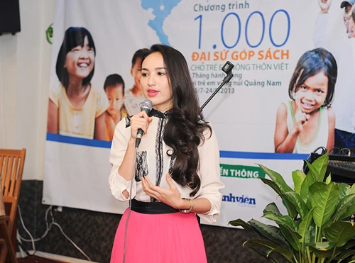 HH Ngọc Diễm góp sách cho trẻ em nghèo Quảng Nam