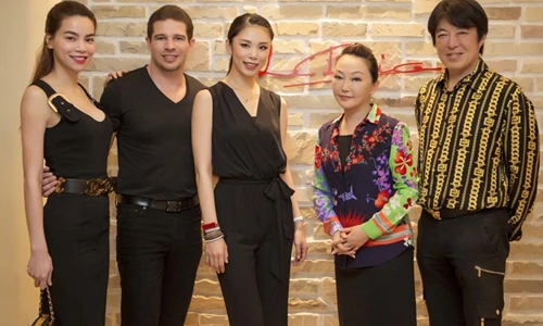 Hồ Ngọc Hà gặp gỡ Hoa hậu Hoàn vũ Riyo Mori