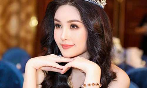 Lê Âu Ngân Anh tái xuất sau đề nghị thu hồi vương miện