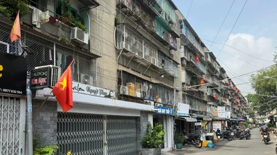 Chung cư cũ tại Thanh Đa đã xuống cấp sẽ được xây dựng lại thời gian tới để tăng chỉ tiêu nhà ở trên địa bàn TP HCM.