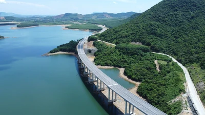 Cao tốc Vũng Áng - Bùng