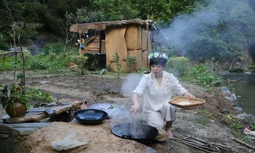 Chuyện lạ hôm nay: Bị mắng "dại" khi bỏ phố về quê, cô gái làm điều...