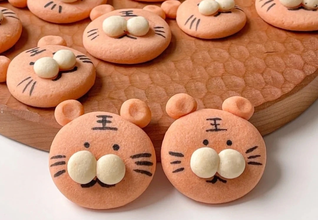 Nhâm Dần 2022, trổ tài làm bánh quy hình hổ đón năm mới