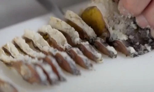 Funazushi - món ăn nguyên bản của sushi trong cửa tiệm 400 năm tuổi