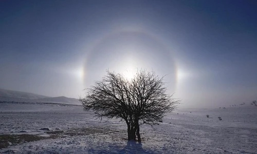 Lại tiếp tục xuất hiện 3 mặt trời cùng lúc gây xôn xao