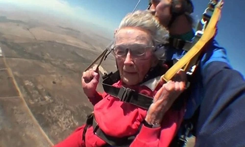 Sốc nặng với những cụ bà “nguy hiểm” nhất thế giới