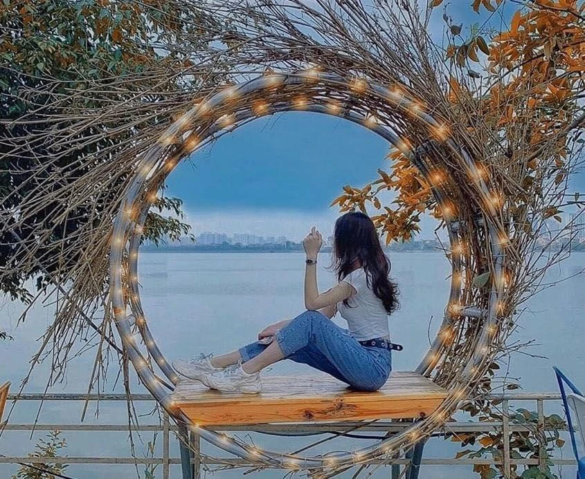 Những quán Cafe "Chill hết xảy" bao chọn Hồ Tây