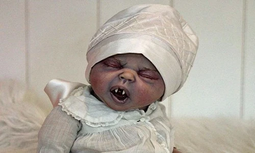 Kinh dị những con búp bê xác sống giống như thật 