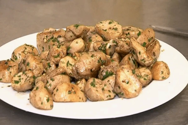 Rùng mình món ăn kinh dị làm từ tinh hoàn cừu