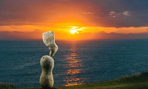 Xem đá xếp chồng dính lấy nhau một cách kỳ lạ