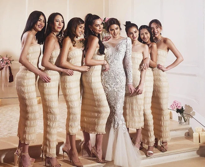 Dàn phù dâu xinh như mộng nổi bần bật gây sốt Instagram ở Thái Lan