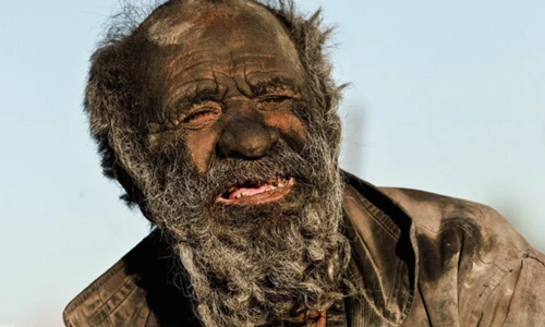 Phát hoảng với dị nhân 60 năm không tắm