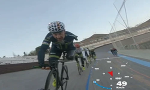 Video: Không tưởng người đàn ông 1 tay 1 chân đạp xe tốc độ gần 50km/h