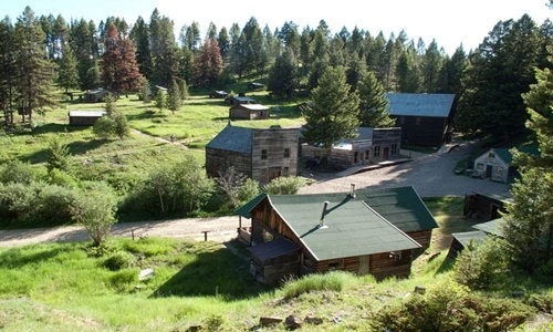 Thị trấn “ma quái” nơi chính quyền phải trả tiền cho dân tới sống