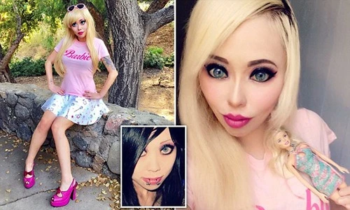 Chuyện lạ hôm nay: Người phụ nữ thành búp bê sống vì lý do đau lòng