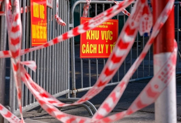 Hà Nội lại chằng chịt dây phong toả sau 2 tháng bình thường mới