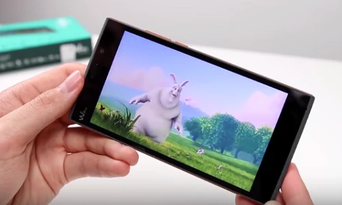 Top smartphone chụp ảnh 13 megapixel rẻ nhất Việt Nam