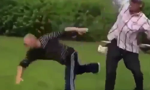 Trận chiến hài hước giữa hai quý ông