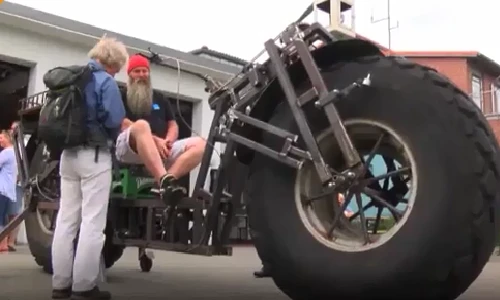 "Quái vật" xe đạp nặng hơn 1 tấn lập kỷ lục thế giới
