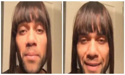 Cười vỡ bụng clip cầu thủ giả gái để an ủi CĐV