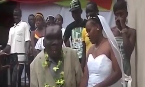 Cuộc sống viên mãn khó tin của người đàn ông "mặt quỷ"