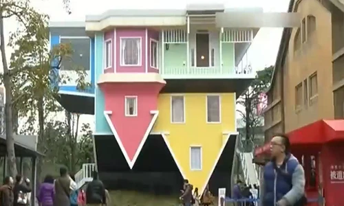 Chóng mặt với ngôi nhà lộn ngược tại Đài Loan, Trung Quốc