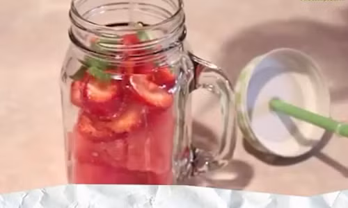 Hướng dẫn làm nước uống detox giúp bụng phẳng, da mịn