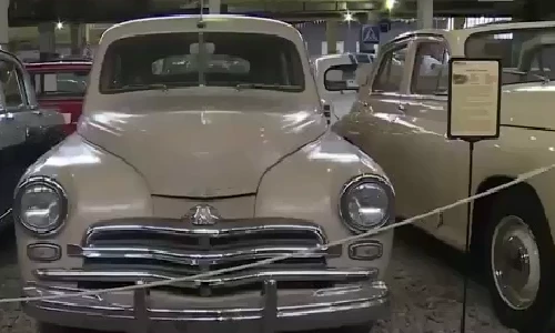 Chiêm ngưỡng những chiếc ô tô huyền thoại một thời của Liên Xô