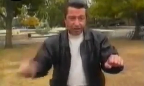 Thán phục khả năng nhái tiếng động cơ xe máy của anh chàng này