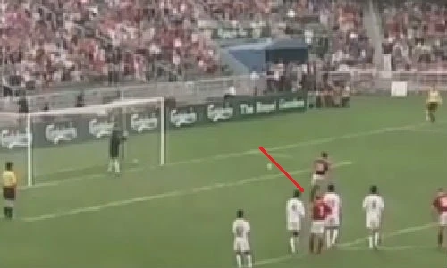 10 khoảnh khắc đẹp nhất trong bóng đá