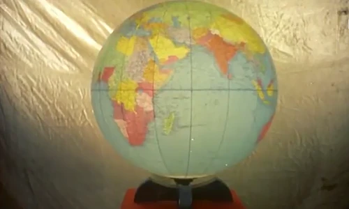 Cách người ta làm ra một quả địa cầu