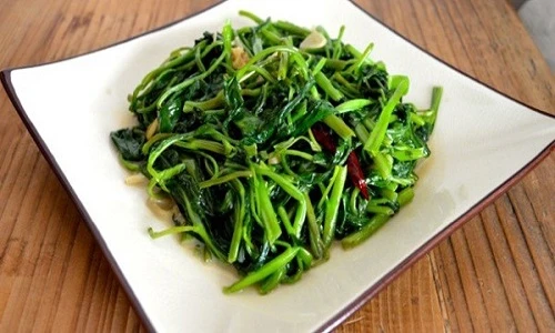 Bí quyết luộc và xào rau xanh mướt, giòn ngon