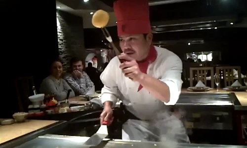 Cười ngặt nghẽo với người đầu bếp hài hước nhất thế giới