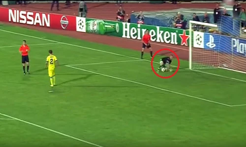 Những thủ môn đóng thế tuyệt vời nhất trong bóng đá