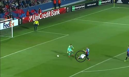 Top 10 bàn thắng may mắn nhất trong lịch sử bóng đá