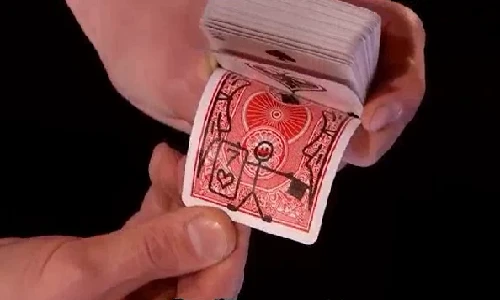 Màn ảo thuật gây hoang mang toàn nước Anh