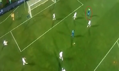 Tình huống phạt thẻ vàng lạ nhất thế giới