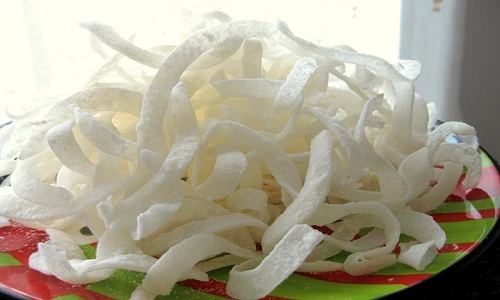 Cận cảnh sơ chế mứt Tết bẩn kinh hoàng ở Hà Nội