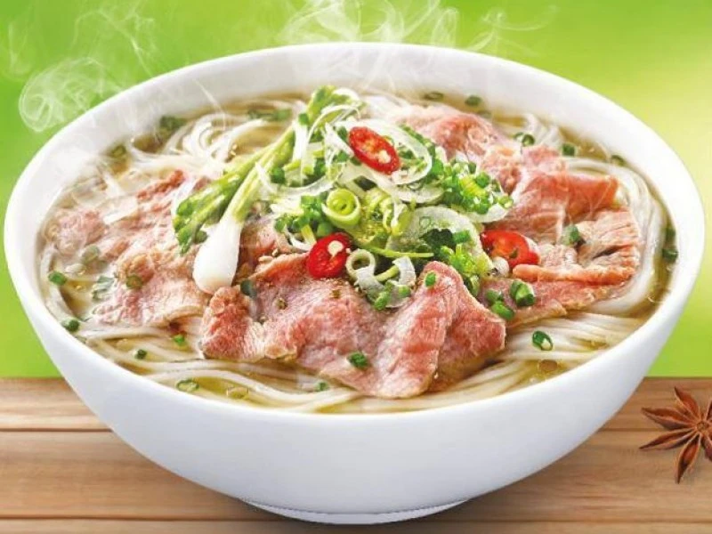 Bên trong bát phở to nhất thế giới có gì?