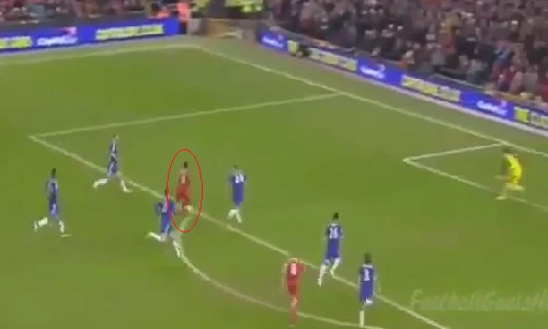 Cận cảnh pha solo ghi bàn đẳng cấp của Raheem Sterling