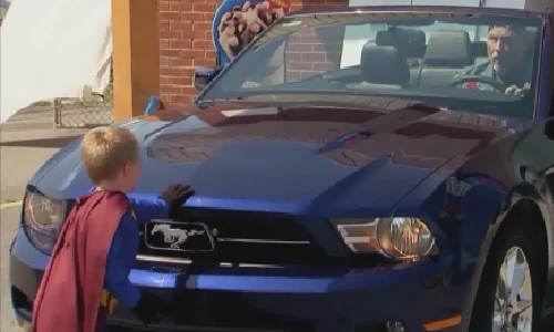 Nể phục cậu bé tay không bắt cướp giữa phố